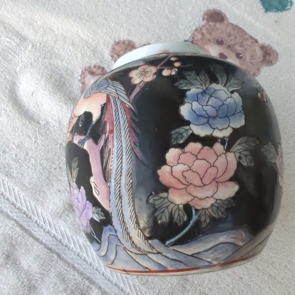 Vintage Gorgeous Black Floral/Bird (Pottery)Embossed-Look Vase - Picture 11 of 12